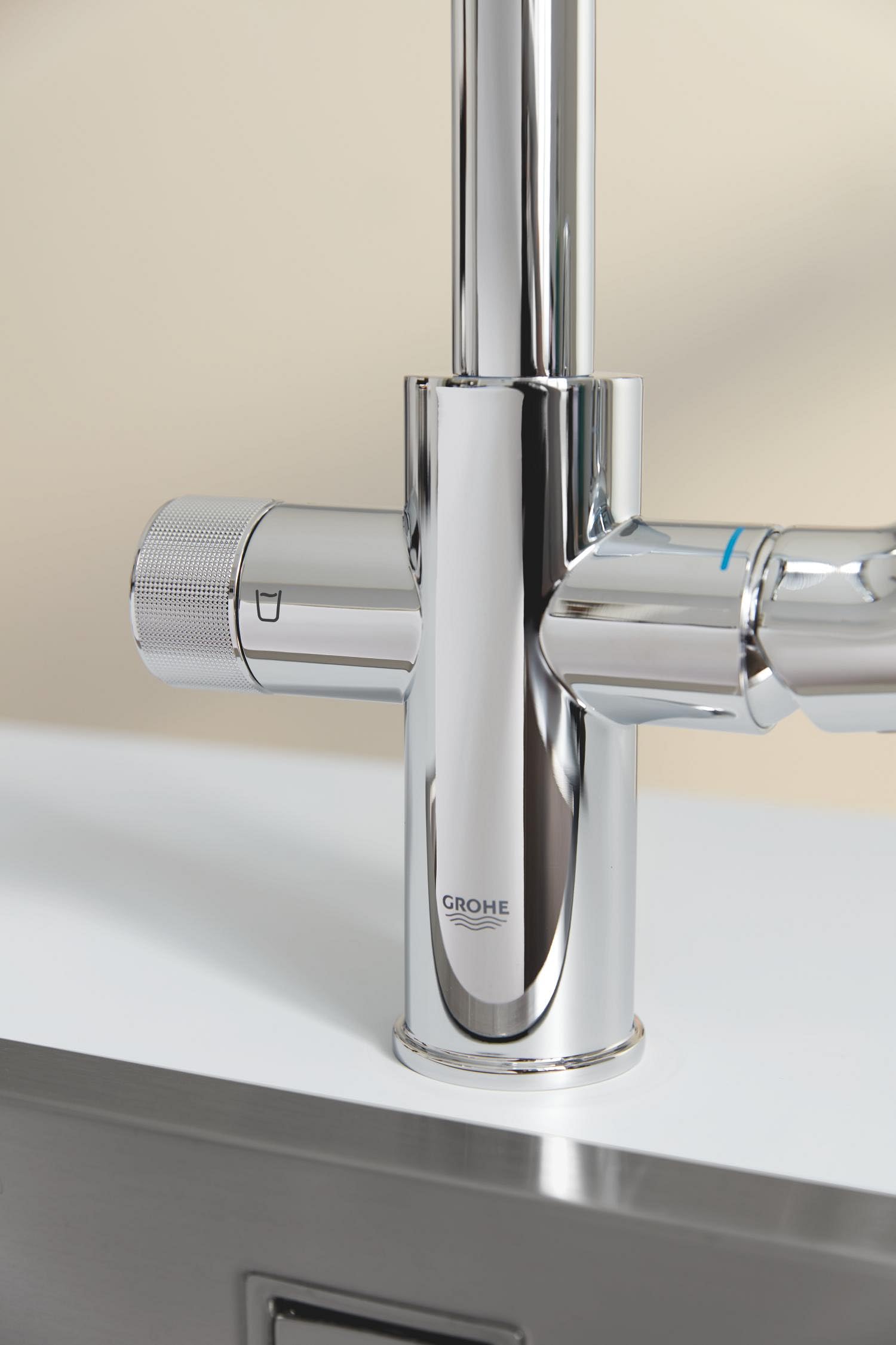 GROHE Blue Pure StartCurve, Kit de démarrage Eau Filtrée, Robinet de Cuisine avec Système de Filtration et Filtre Charbon Compact, Chromé, 30593000