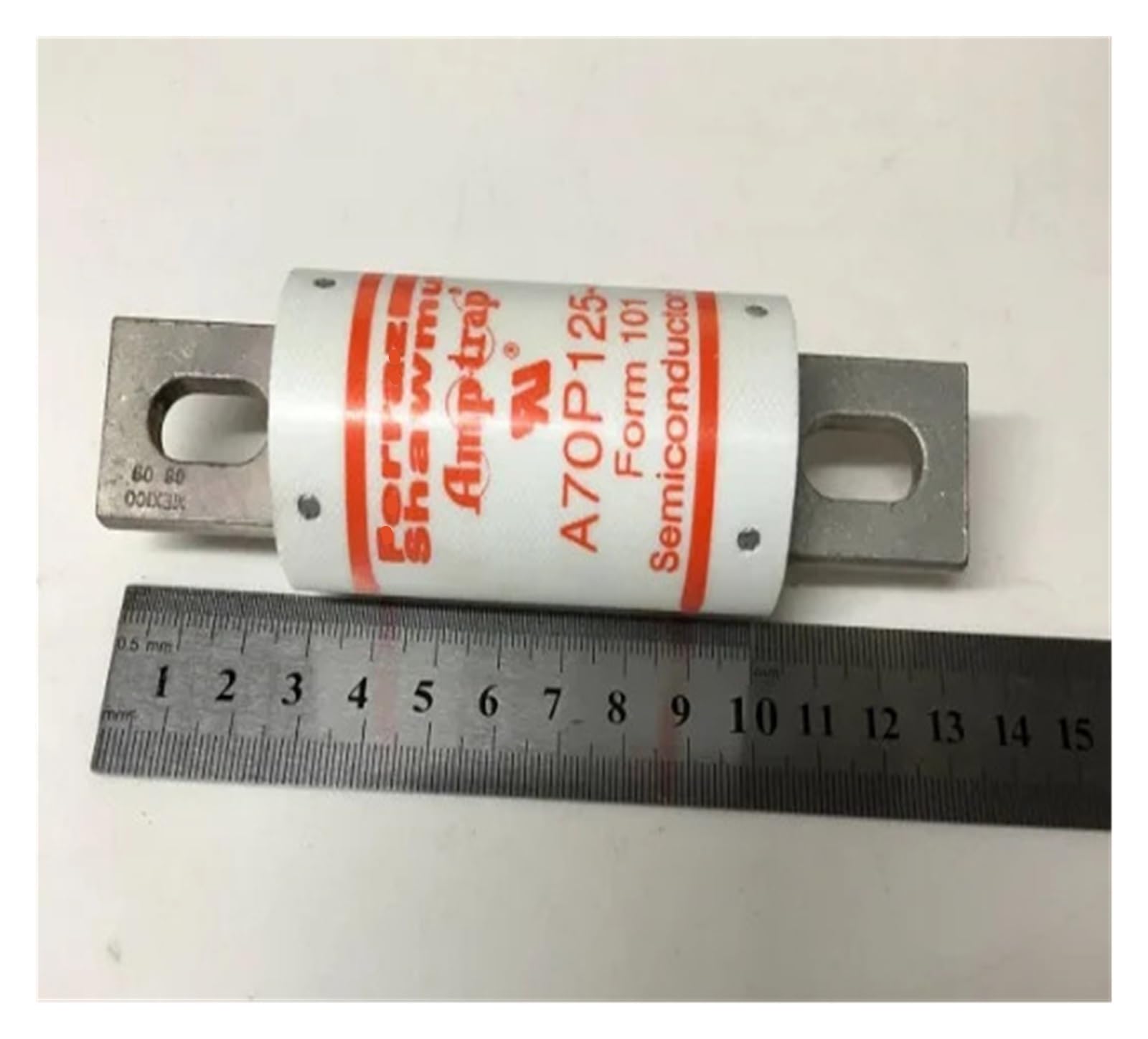 Fusible rapide A70P125-4 protection de puissance ampèremétrique 125A 700V