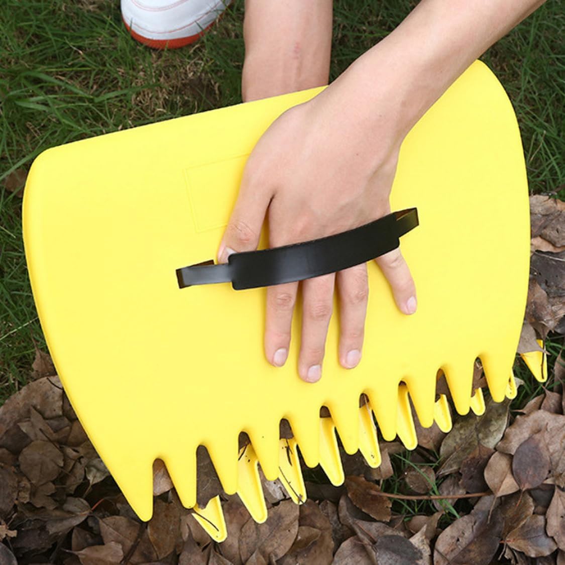 Garden and Yard Leaf Scoops Leaf Collector Grass Grabbers Leaves Pick Up Hand Rakes for Lawn Cutting, Garden Tools image 4