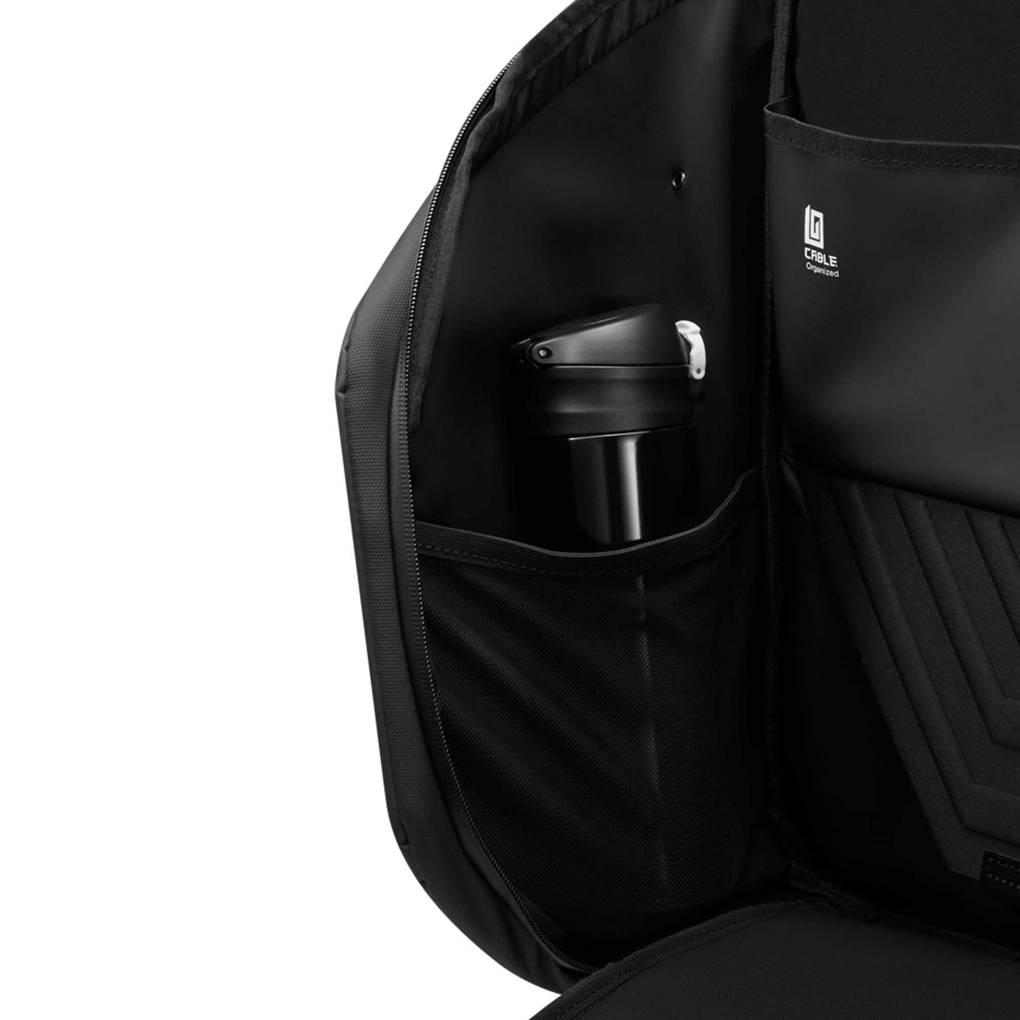 Lenovo Mochila Legion GB900 (Hasta 16", Diseñada para Gaming, Blindada, PU, Resistente al Agua, Esquinas Antigolpes EUDE-FOAM, Compartimento para Tablet, Capacidad 20 litros) Color Negro