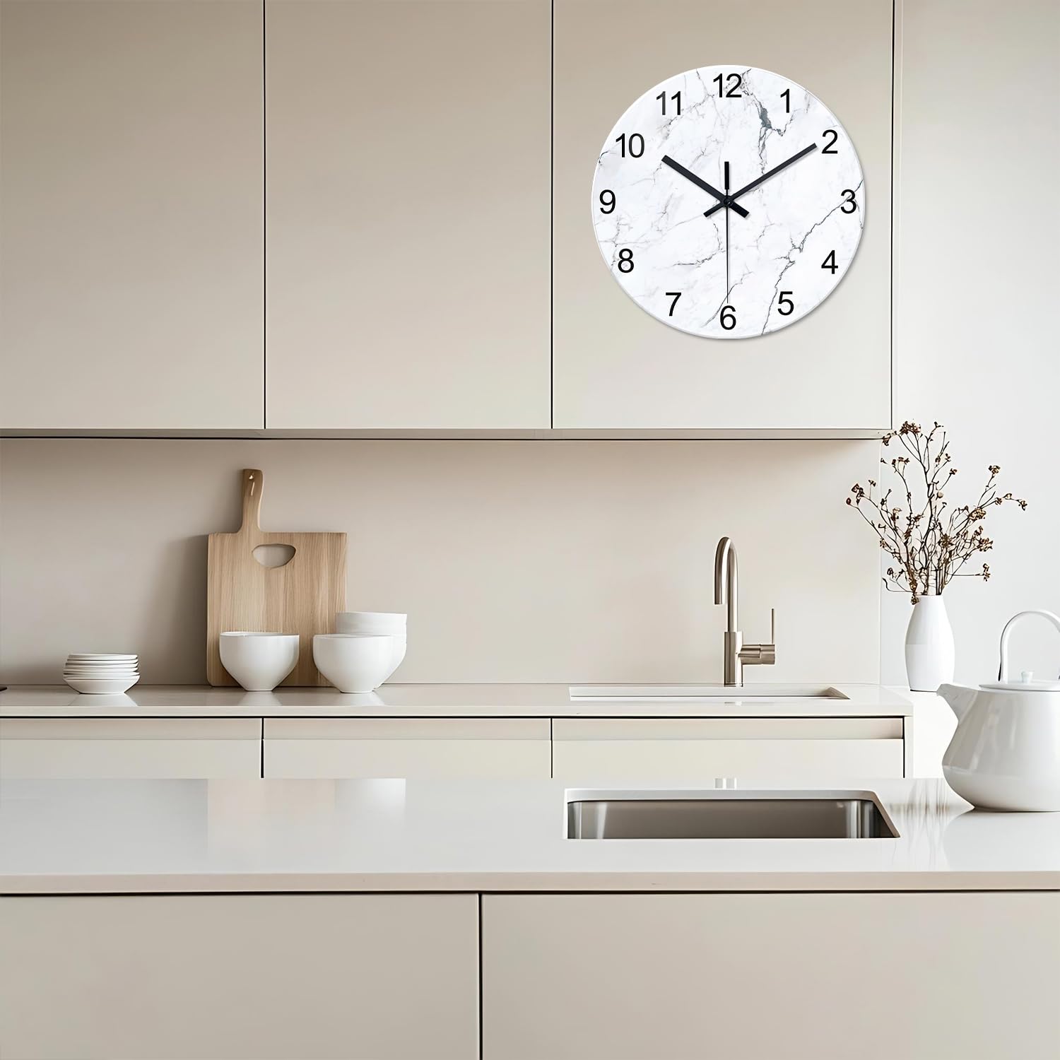 Modren Weiße Marmor-Glas-Wanduhren, batteriebetrieben, 35,6 cm, abstrakte dekorative Wanduhren, rund, minimalistisch, geräuschlos, Wanduhr für Wohnzimmer