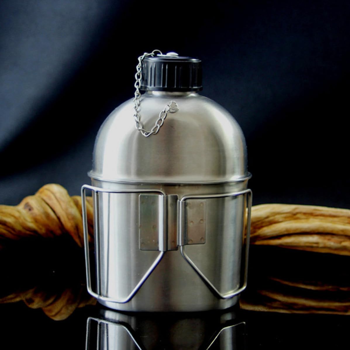 Tragbare Outdoor Wasserflasche aus Edelstahl, Silber | Leicht und Praktisch, Starke Abdichtung, für Unterwegs im Rucksack Platzierbar