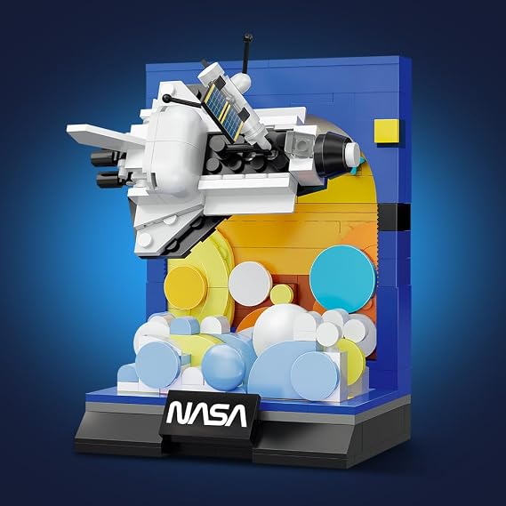 CaDA C56041W Space Shuttle Building Block Model, Space Exploration Series with Nassa Logo Display Base, White Spacecraft Creative Assembly Toy, Science and Education Collectible Ornaments 250 Pieces