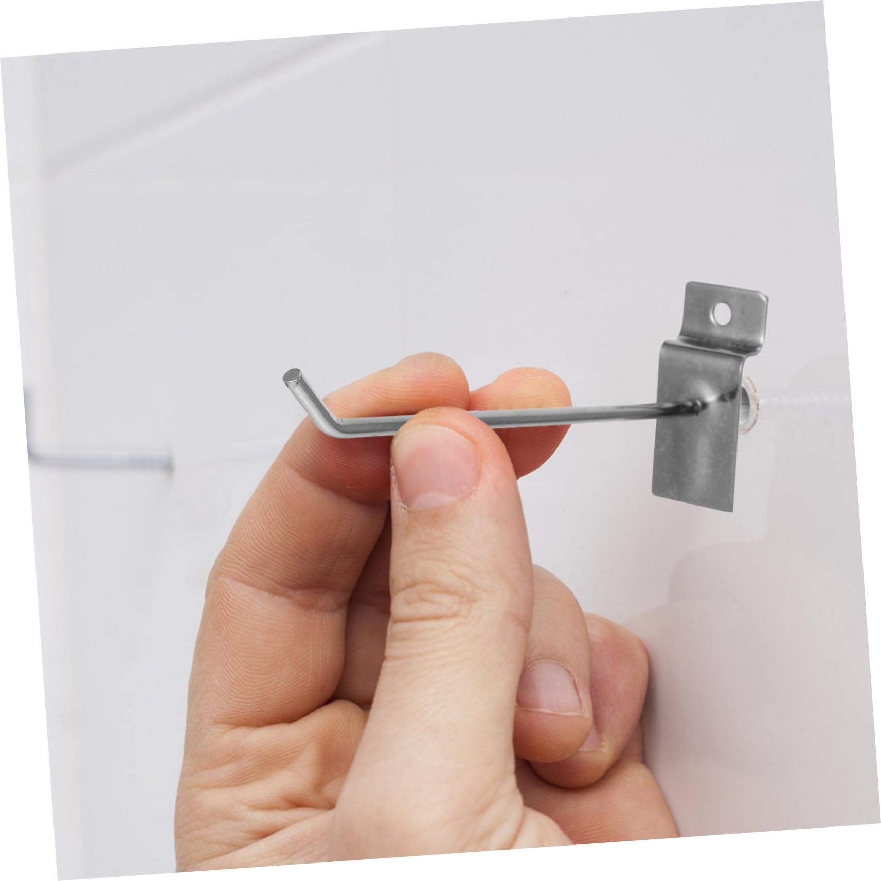 CHILDWEET 50 Stück Schlitzbretthaken aus Eisen in Silber Lamellenwandhaken für Einzelhandel und Pegboards Einfache Montage und Platzsparende Aufbewahrung