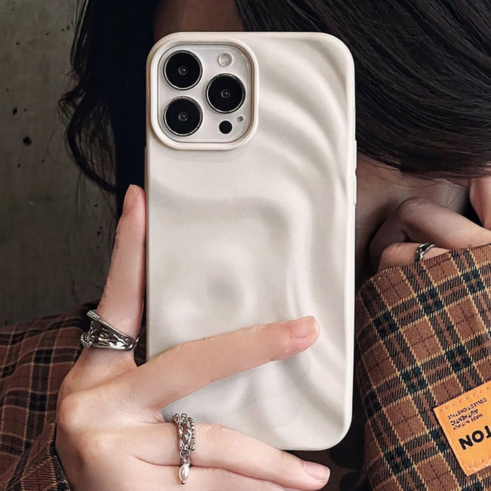 Coque iPhone à plis rouges silicone mat souple de protection