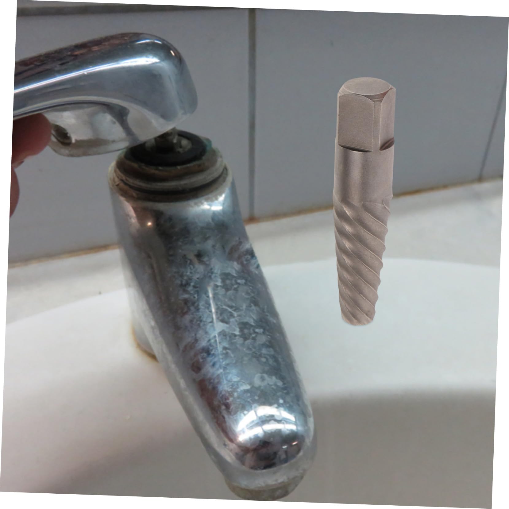 Estrattore di Viti Spanate in Acciaio al Carbonio Kit per Riparazioni Domestiche Efficiente Estrazione Viti Danneggiate e Bulloni Rotti per Fai da Te