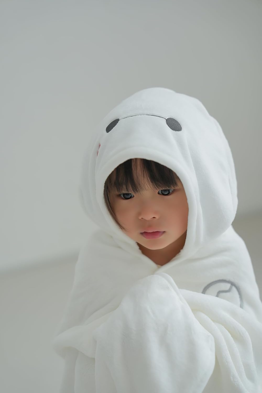 Skater BPO1 Hooded Bath Poncho Length 42.5 x Width 36.2 inches (108 x 92 cm), Absorbent, Quick Drying, Disney Baymax