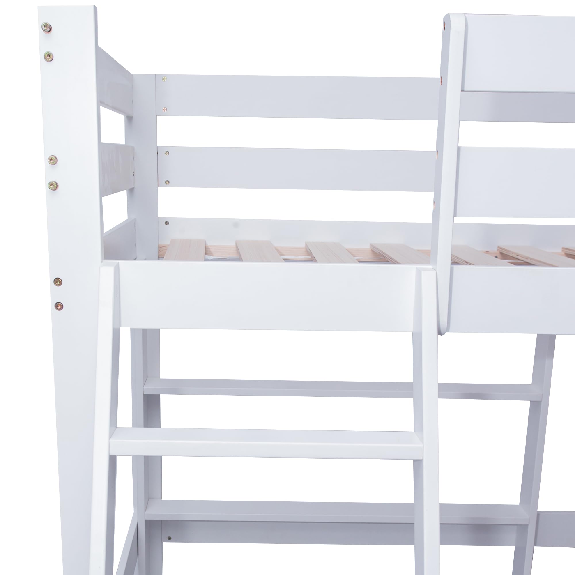 Stapelbed met planken en bank, houten bed met lade, kinderbed met ladder