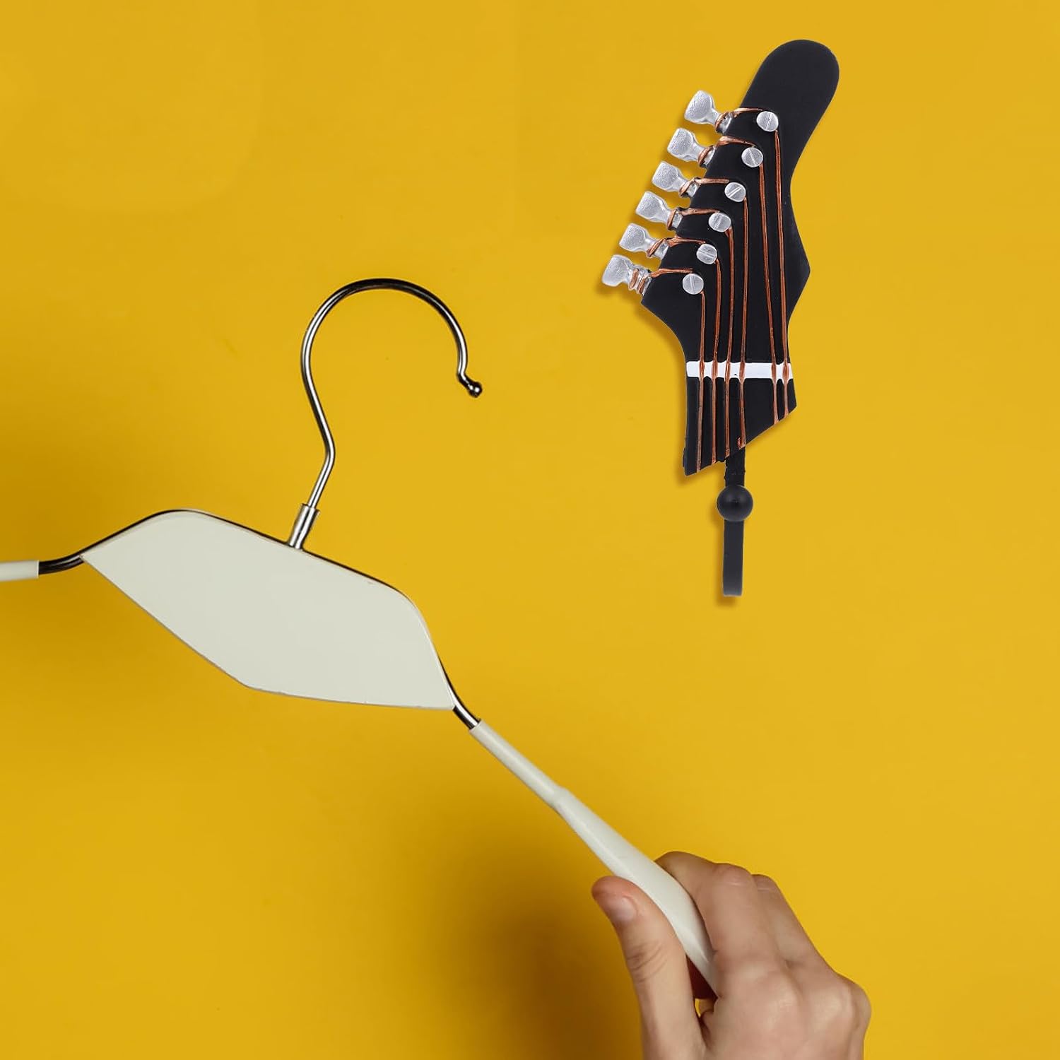 Guitar Shape Coat Hook Nordic Style Wall Hanging Hook Made of Iron and Synthetic Resin for Easy Hanging and Space-Saving, Suitable for Umbrella and Robe Storage