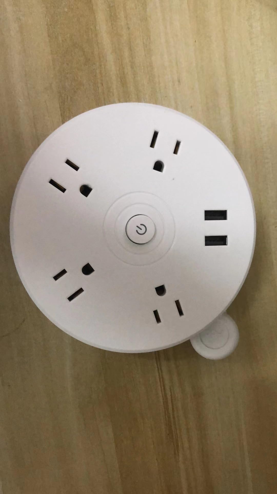 5FT Flat Plug Power Strip with USB, Retractable Extension Cord with 4 Outlets Extender 2 USB Ports, Portable Power Strip for Travel/Home/Office, White