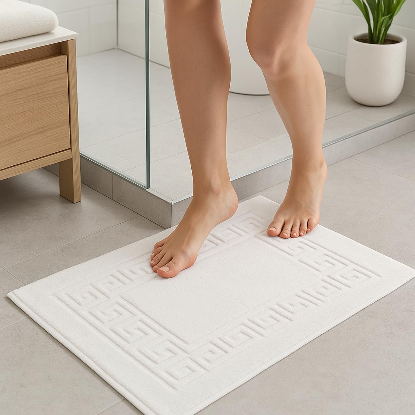 DECASATEXTIL Pack de 4 Alfombras Baño 50x70 cm - 100% Algodón Suave y Absorbente - 500GSM - 100% Algodón Suave y Absorbente - Tapete Ducha Blanco Estilo Toalla - Alfombrilla Baño