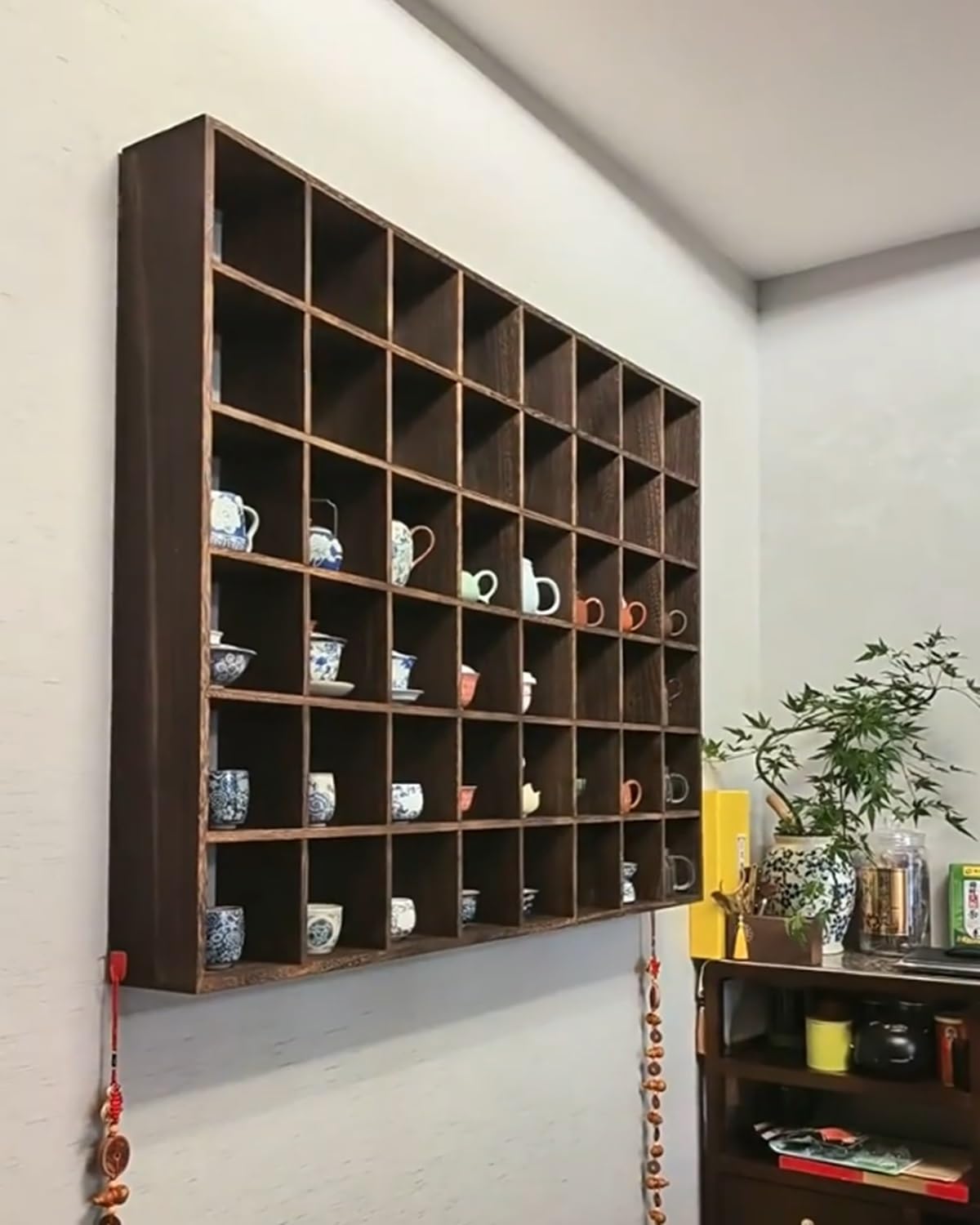 Amazon｜ティーカップ ディスプレイ ラック 壁飾りのティーカップ