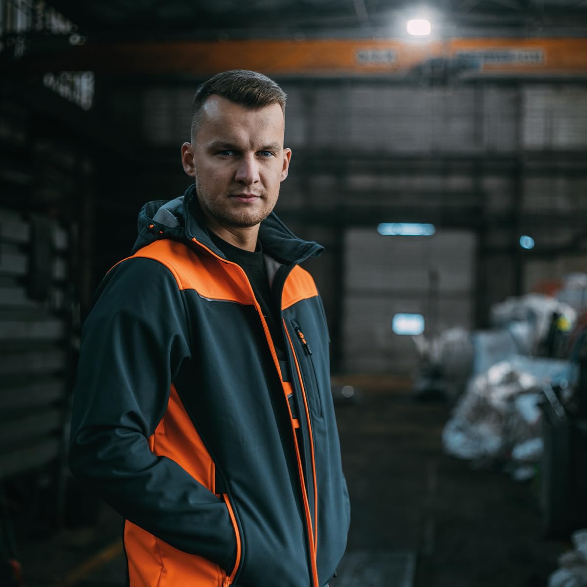 SARA WORKWEAR Arbeitsjacke Herren Softshell - Arbeits Softshelljacke Wasserdicht, Winddicht und Atmungsaktiv - Arbeitskleidung Herren aus Fluoreszierenden Materialien Gr.S-XXXL