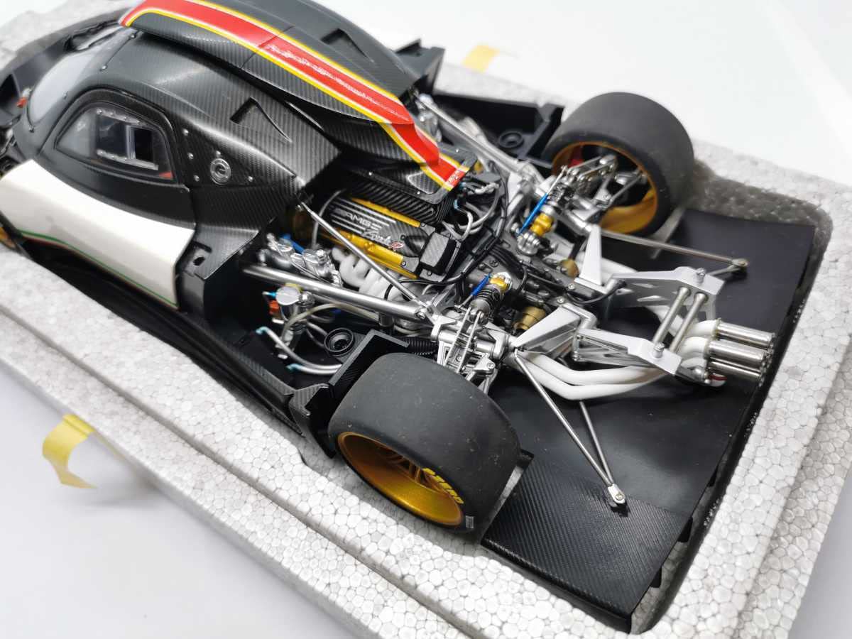 Amazon | 1/18 AUTOART オートアート PAGANI ZONDA R WHITE CARBON 