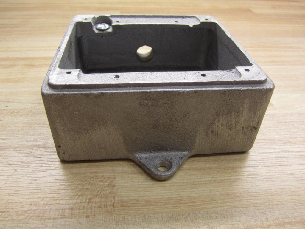 Thomas & Betts CIFS-2G-1/2 Outlet Box