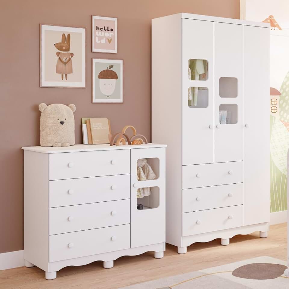 Quarto de Bebê Completo com Guarda Roupa 3 Portas Cômoda Uli 4 Gavetas Móveis Peroba Branco Brilho