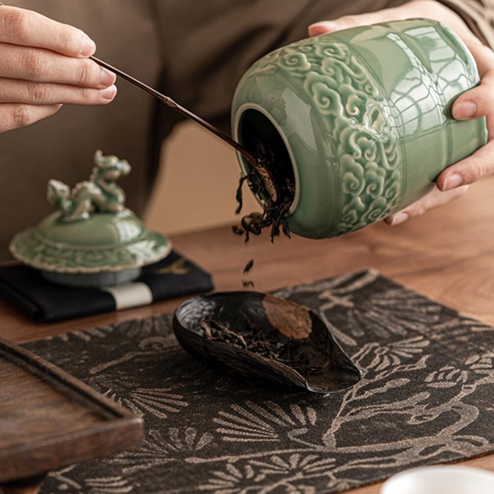 PRETYZOOM Retro Green Tea Jar 500ml Chinese Ceramic Loose Tea Container with Dragon Lid Covered Porcelain Canister Food Storage Can Box for Sugar Coffee Dry Fruit