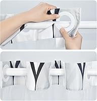 Vista 3 de Juego de cortina de ducha blanca sin gancho con forro de tela a presión, estilo hotel con ventana superior de malla transparente, diseño geométrico