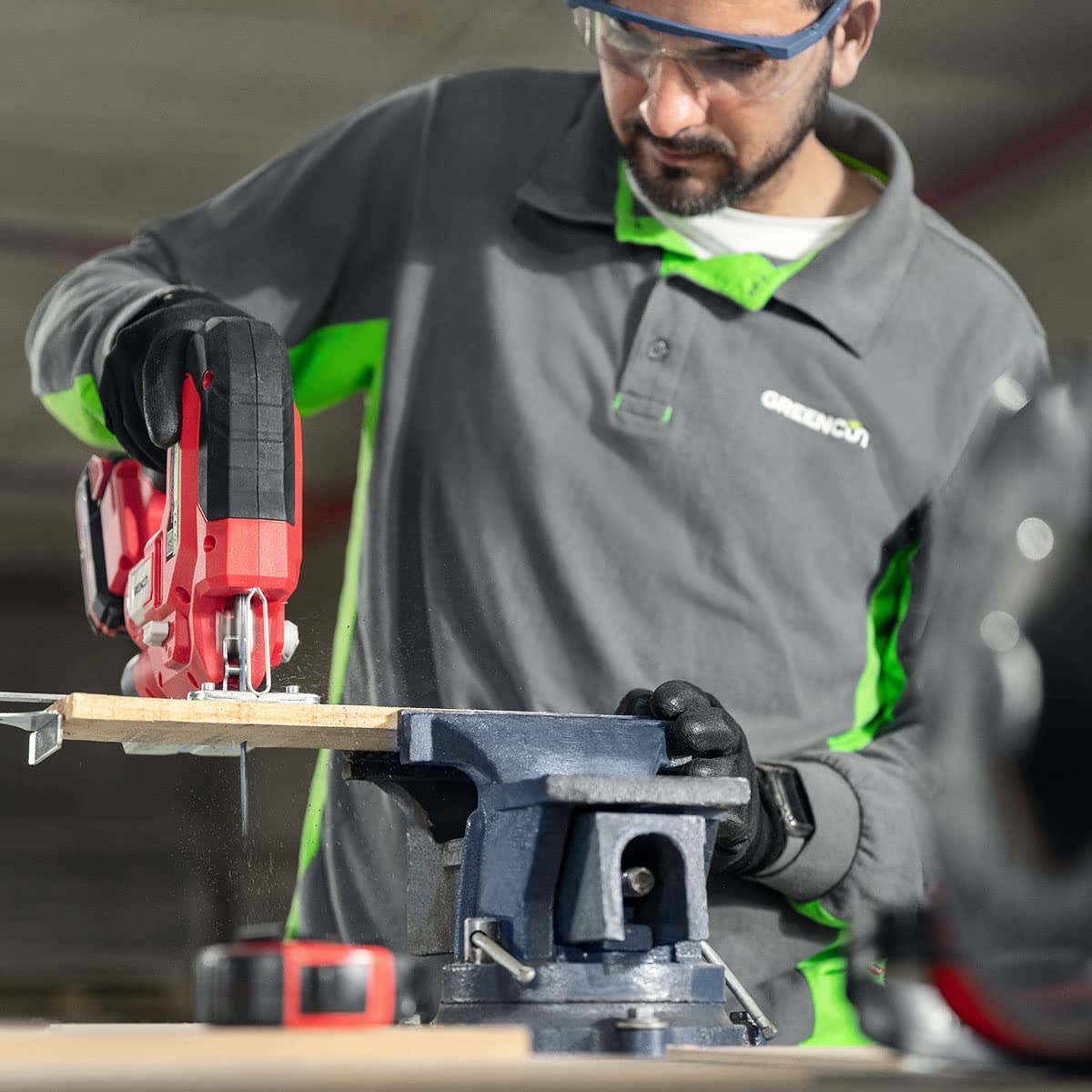Seghetto Alternativo A Batteria 20V SRJ200L - 4 Posizioni Lama, Taglio Fino A 65 Mm Su Legno, Inclinabile 0-45°, Batteria 2.0 Ah E Caricabatterie Inclusi