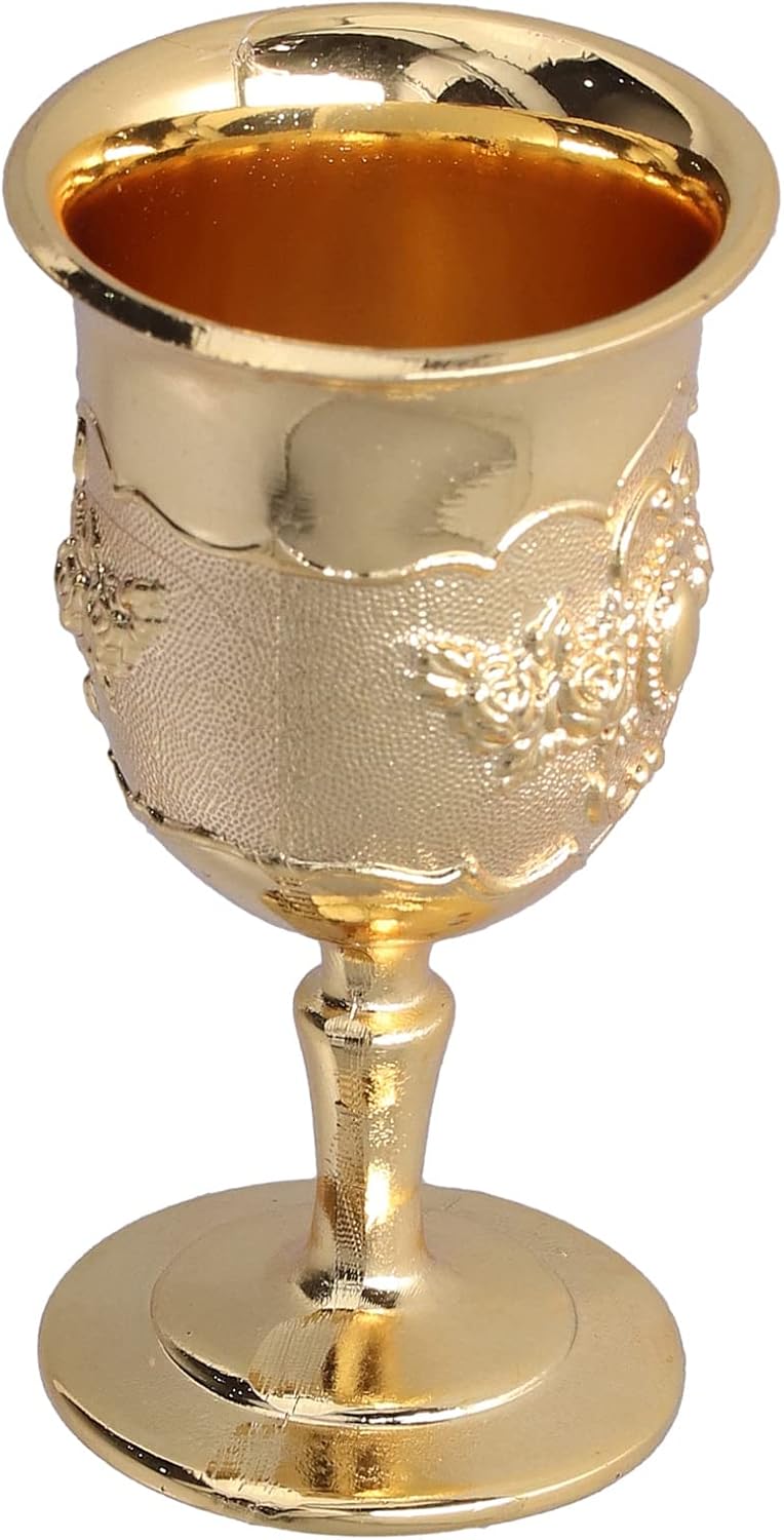 Yosoo Health Gear 2 Mini Wine Goblet 50ml Small Chalice Cup Golden Retro Ornament for Travel Home Decoration Collection