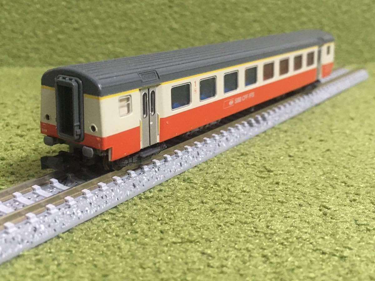 MiniTrix SBB EuroCity 1st Class① EuroCity | Trix Regional Express V