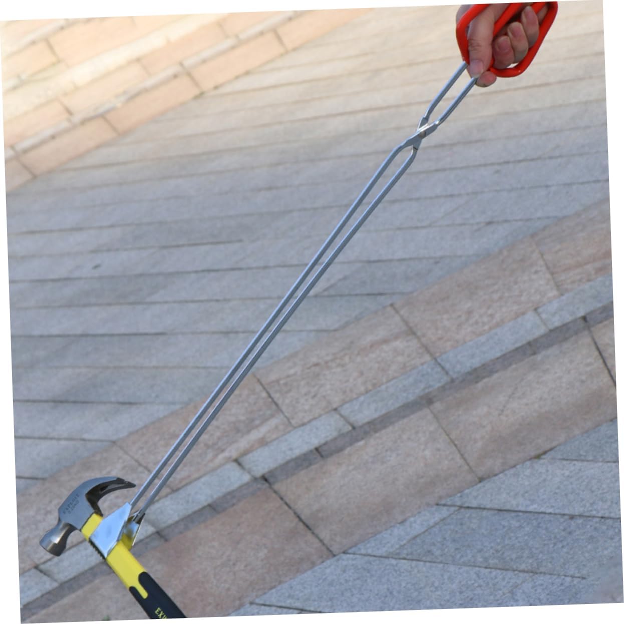 Cabilock Stainless Steel Trash Grabber Heavy Duty Garbage Grabber Tool Easy to Use Durable Construction Random Color