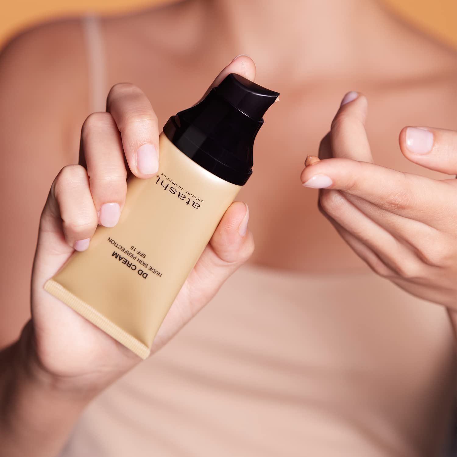 Atashi DD Cream AntioN | Leczenie przeciwstarzeniowe z kolorem | Brak makijażu - makijaż | Plamy attenua i minimalizuje porów | Gardenia Jasminoid i Retinol | Bezpowietrzny |. Średni ton |. SPF15 - 50 ml
