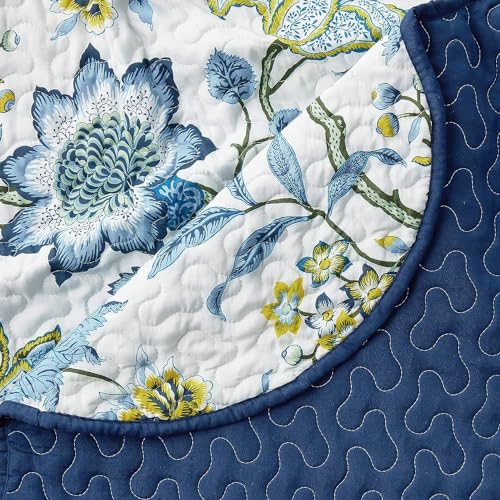 Image of Waverly 3-Piece Quilt Set, Reversible Bedspread Bedding, Porcelain, King