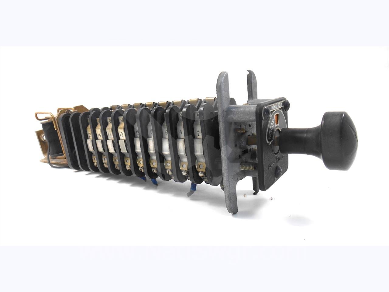 12HEA61C240X2 GE 125VDC HEA Lock Out Relay Industrial