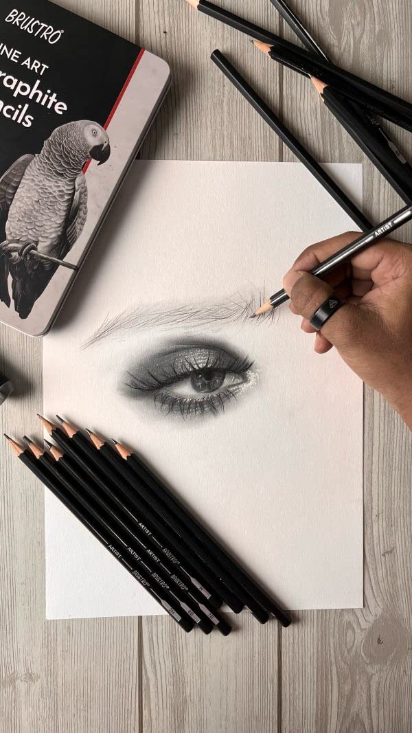 BRUSTRO Artists ' FINEART - Juego de 12 lápices de grafito (10B-2H) con cuaderno de bocetos Brustro Artists tamaño A6, encuadernado con espiral, 116 páginas, 160 g/m²