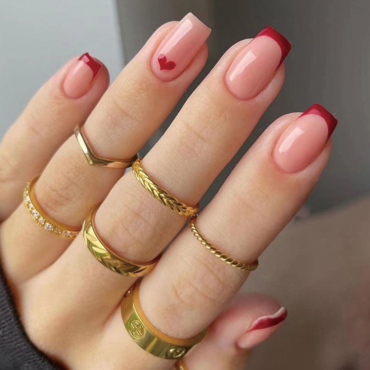 Handcess Valentine's False Nail Short Pink Heart Press on Nails French Fake Nail Love Stick on Nail for Women and Girls 24Pcs
