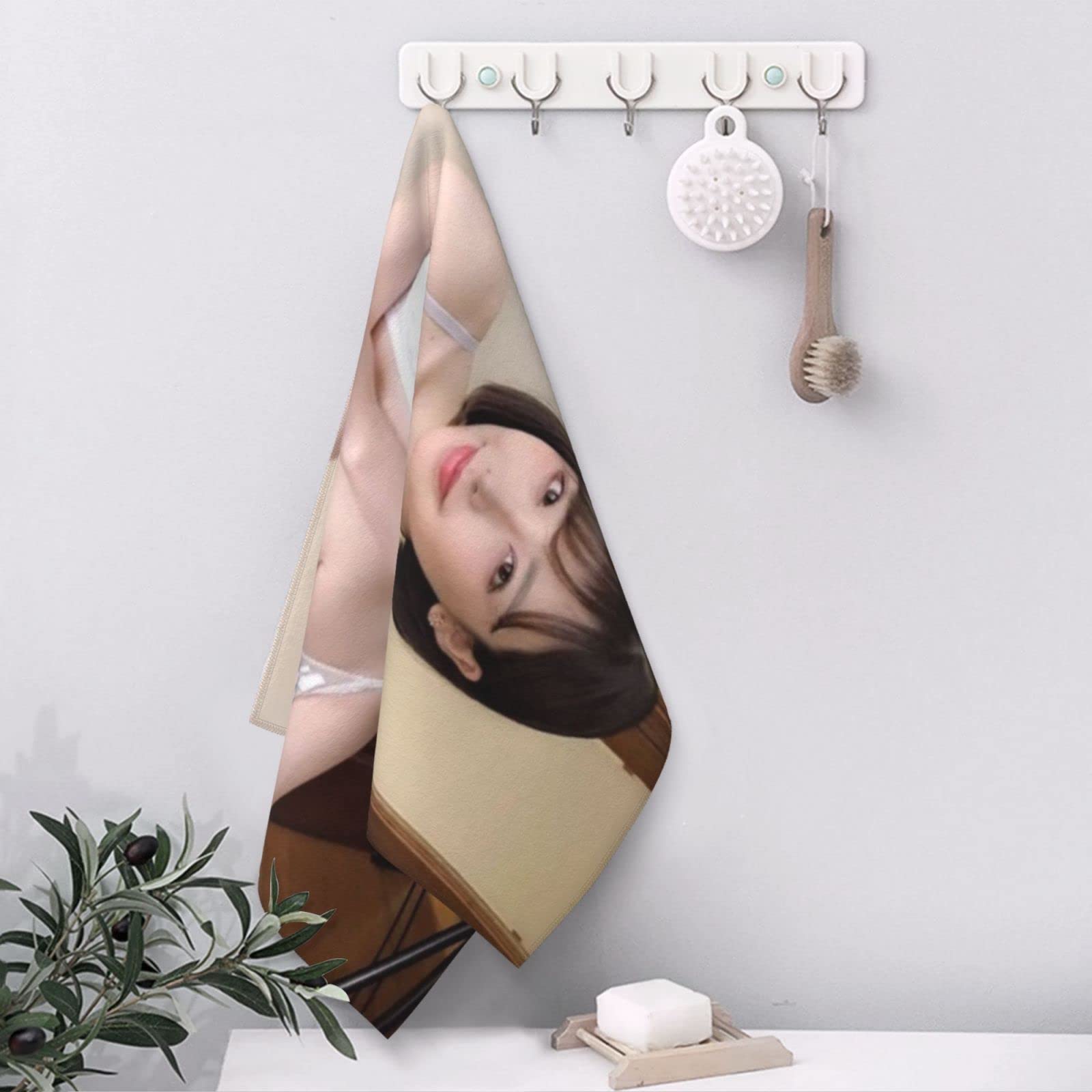 Amazon｜深田えいみ 、ふかだえいみ フェイスタオル タオル やわらか