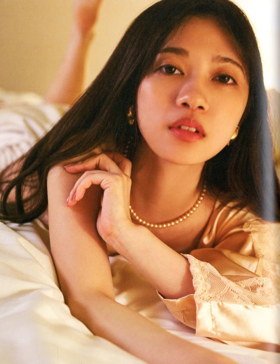 Amazon.co.jp: 初版帯付 乃木坂46 寺田蘭世 1st 写真集 なぜ、忘れられ