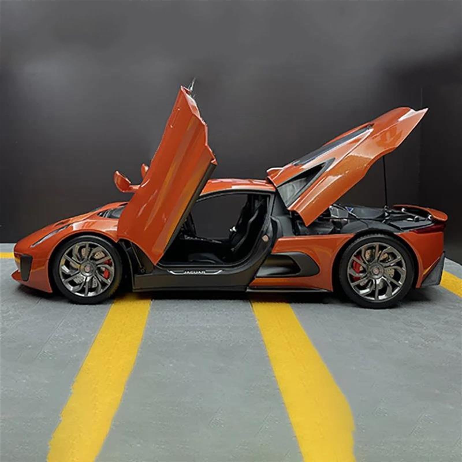 自動車 Jaguar Diecast 1/18 CX75 Sports car 自動車 Jaguar Diecast 1/18 CX75 Sports car