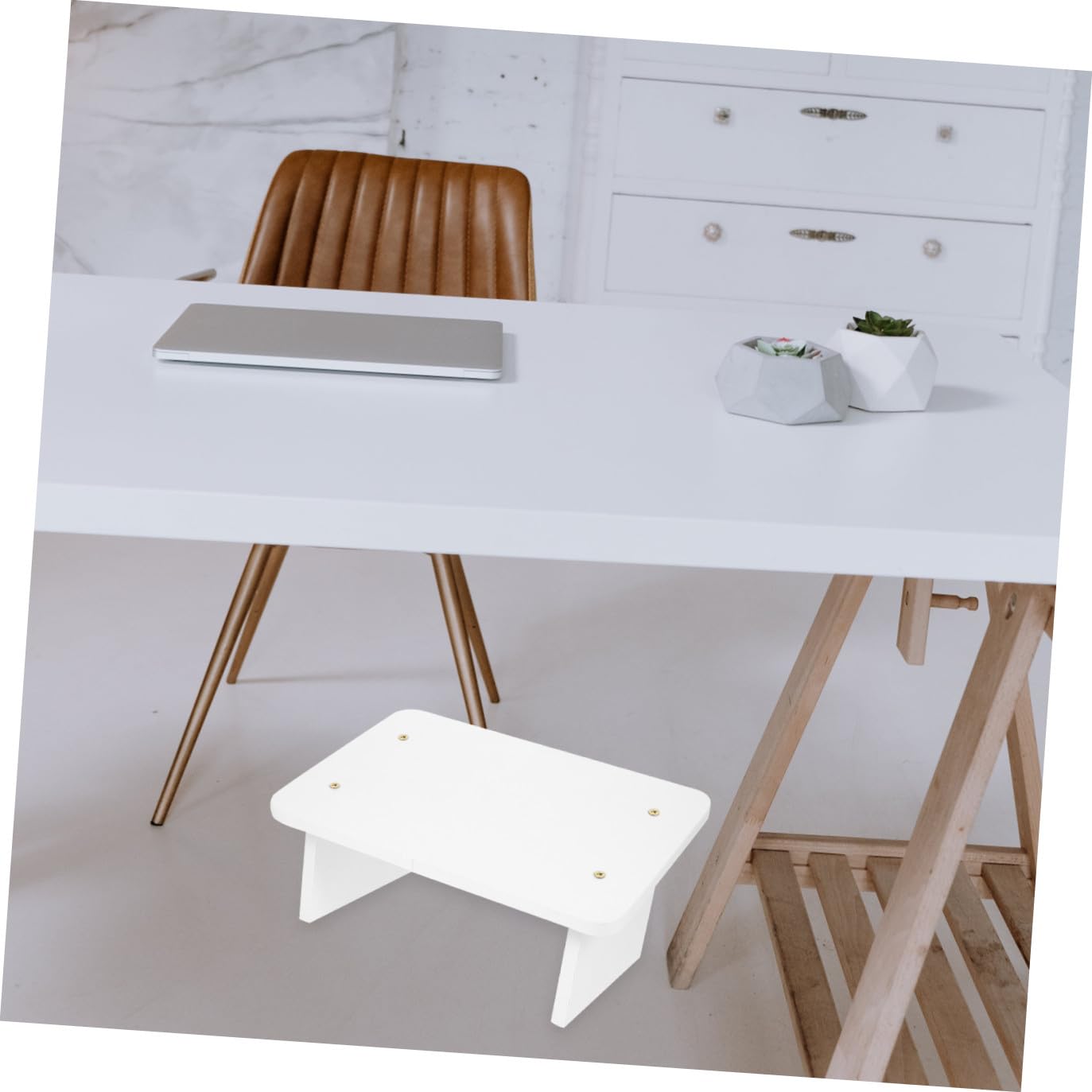Housoutil Poggiapiedi Antistress in Legno Inclinazione 30 Cm, Sgabello Rialzato Sotto Scrivania per Ufficio, Supporto Ergonomico per Gambe e Postura Migliorata, Adatto Adulti