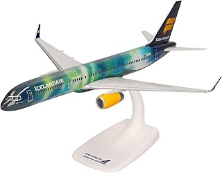 Herpa Snap-fit Airplane Model Boeing 757-200 Icelandair Hekla Auroraon Scale of 1:200, Plastic Miniature with pedastal, Model Building, Collectors Edition