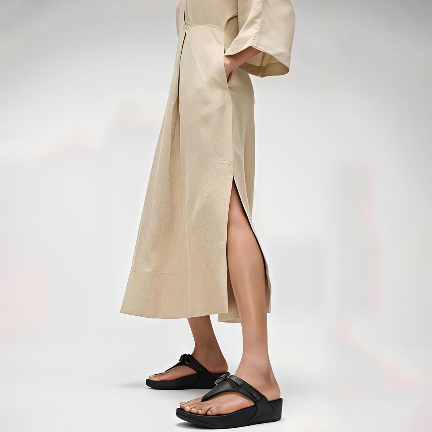 FitFlop Women's, Lulu Glitz Bow Thong Sandal - Image 2