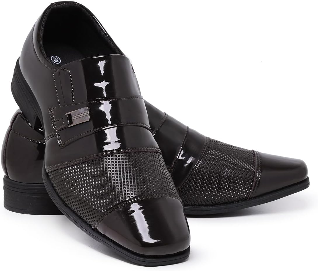 Sapato Social Masculino Bico Fino Elegante Pull On 834 em promoção! Veja a oferta e mais achadinhos de Sapatos Hoje é o melhor dia para comprar Sapato Social Masculino Bico Fino Elegante Pull On 834 com aquele preço maroto! Promoção! Aproveite a oferta!