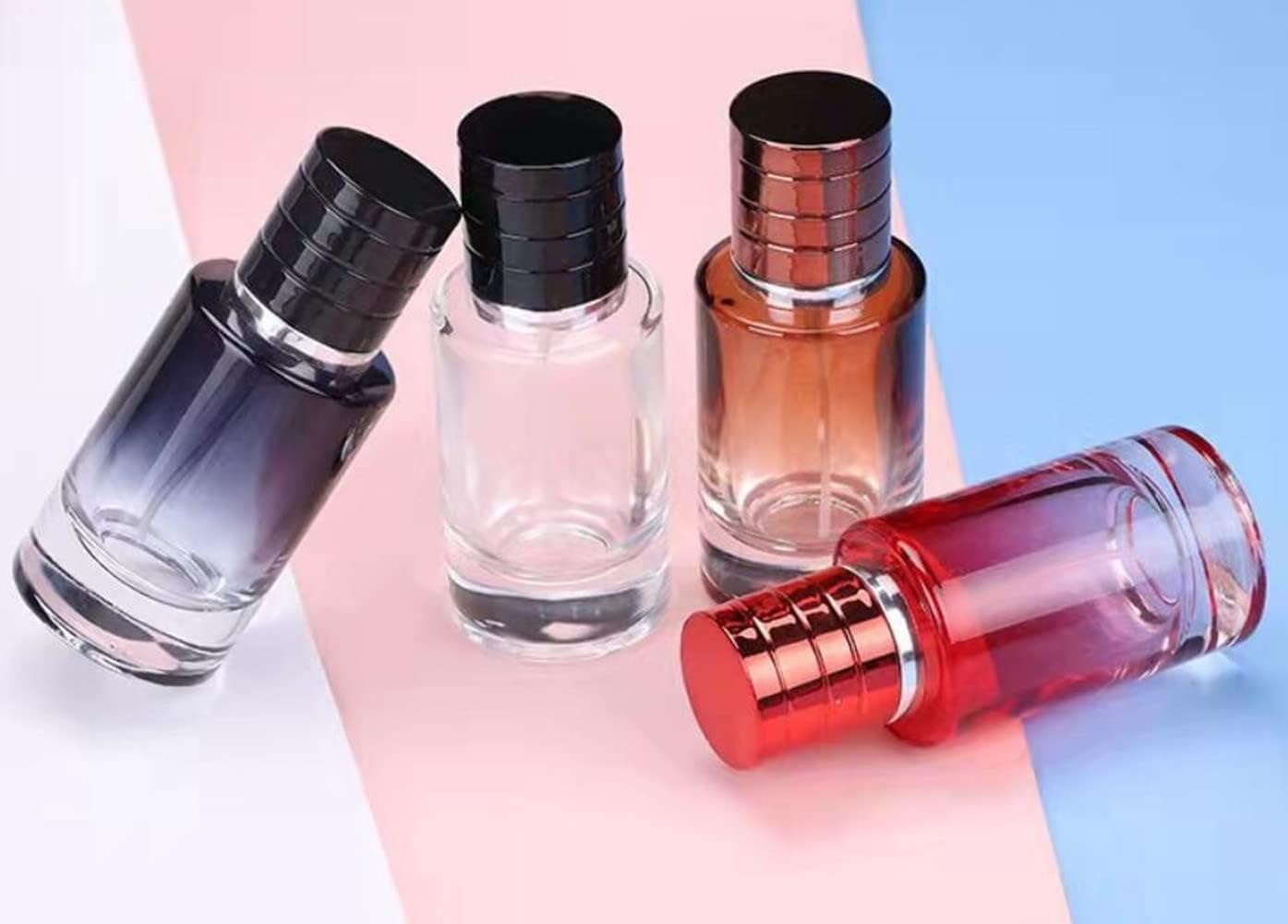 30ML Glass Perfume Bottles Empty Gradient Black Spray Perfume Bottles with Black Screw Lid Refillable Portable Empty Square Perfume Atomizer Vials Refillable Cosmetic Containers for Perfume Essential