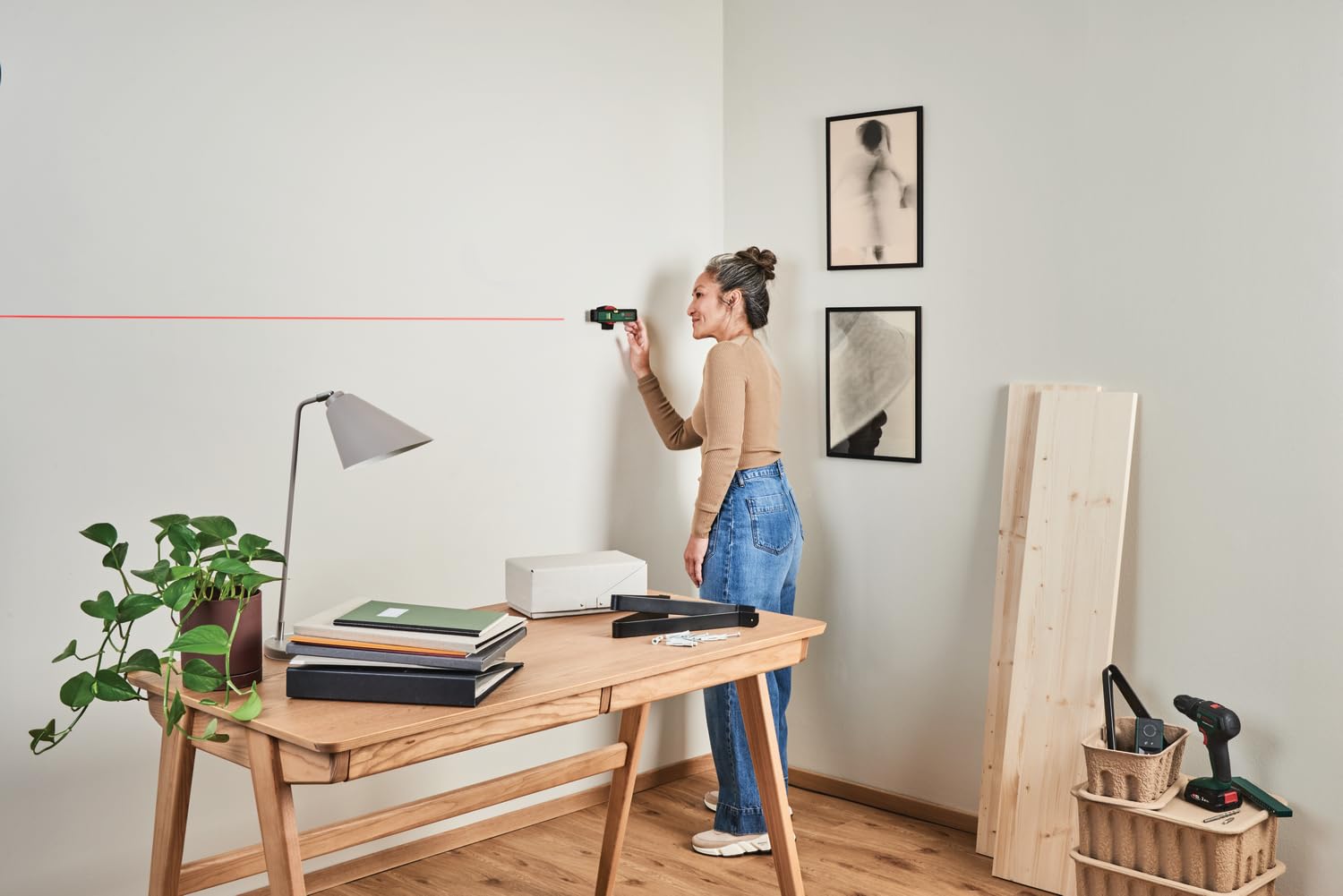 Bosch Livella laser a bolla UniversalWallLevel (3-in-1: livella a bolla, linee laser, agevole allineamento su pareti fino a 5 m, punto laser, trasferimento dell'altezza fino a 20 m, E-commerc)