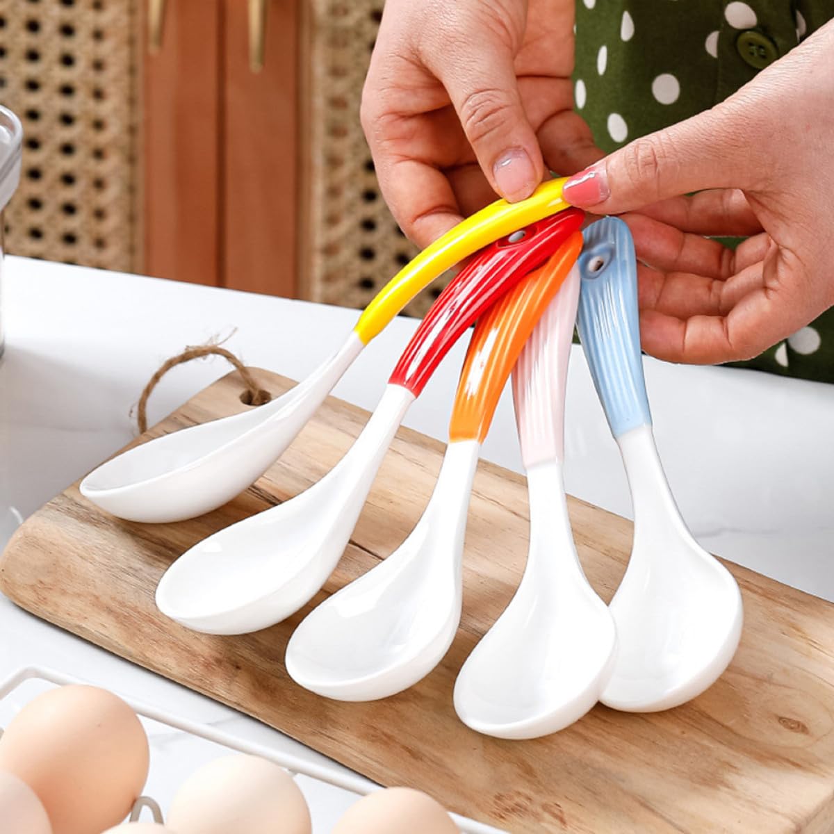 6 Stück Teiliges Keramik Suppenlöffel Hitzebeständige Wiederverwendbare Löffel mit Komfortablem Griff für Suppe Brei Reis Spülmaschinenfest Leicht und Praktisch für Zuhause und
