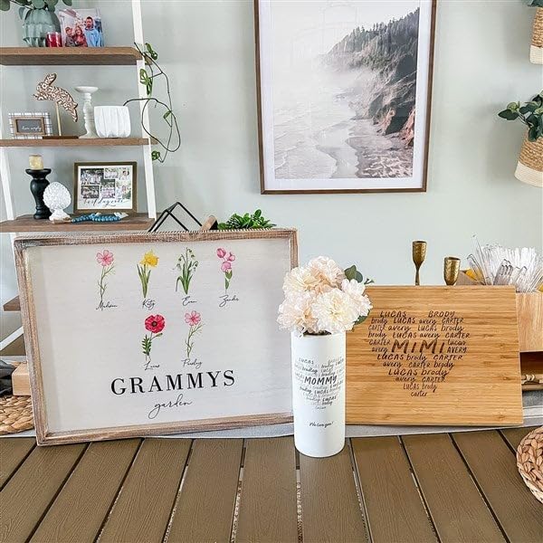 Personalization Universe Custom Grateful Heart Engraved Glass Vase 7.5" - Personalized Floral Vase for Mom & Grandma by Personalization Universe, Flower Vase for Mother's Day