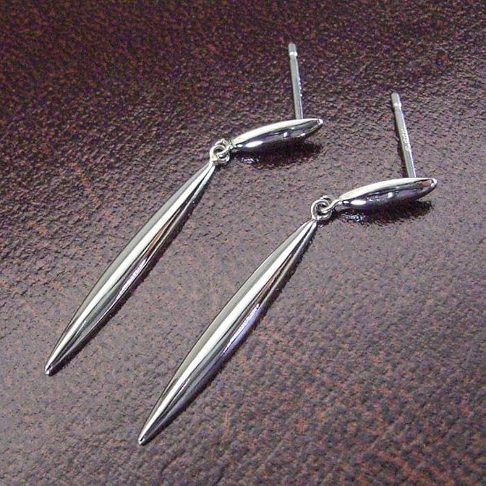 プラチナ　pt900　ガーネット　揺れる雫デザインピアス Amazon | ピアス アクセサリー プラチナ ピアス 揺れる 雫