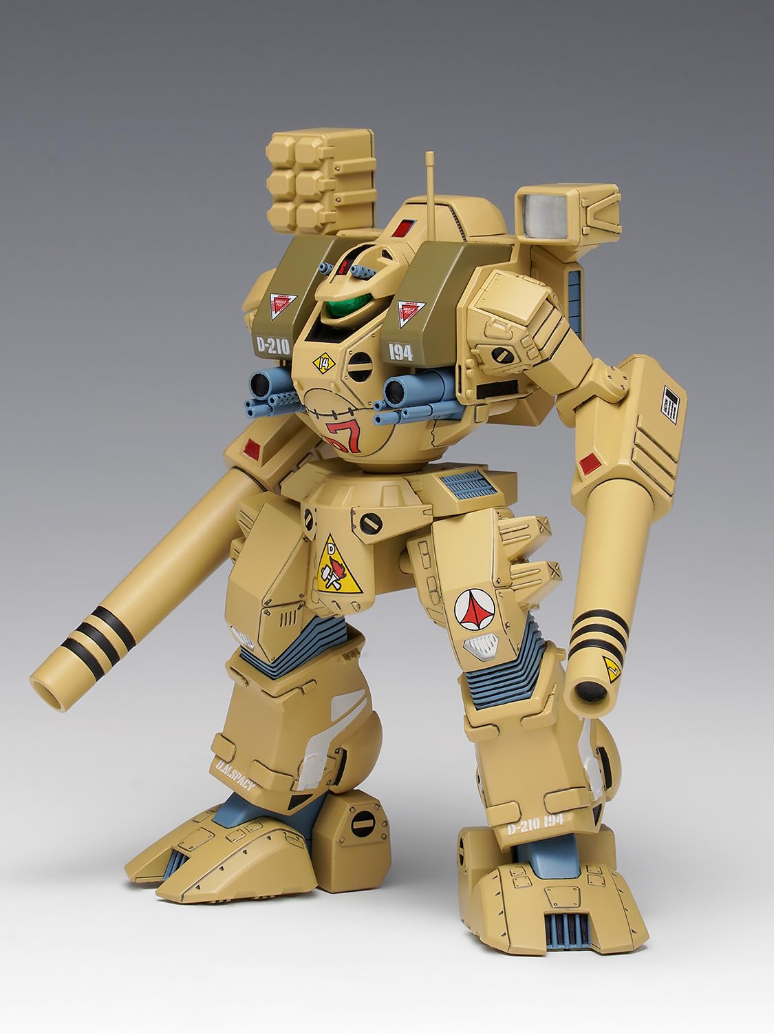 Wave MC-085 Super Fortress Macross MBR-04-MkVI Tomahawk, skala 1/100, całkowita wysokość ok. 4,7 cala (12 cm), kolorowy model plastikowy