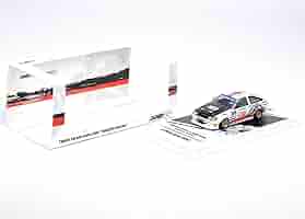 イノモデル 1/64 トヨタ カローラ AE86 レビンGrA 3台セット Amazon | Inno Models 1/64 トヨタ カローラ AE86 レビン