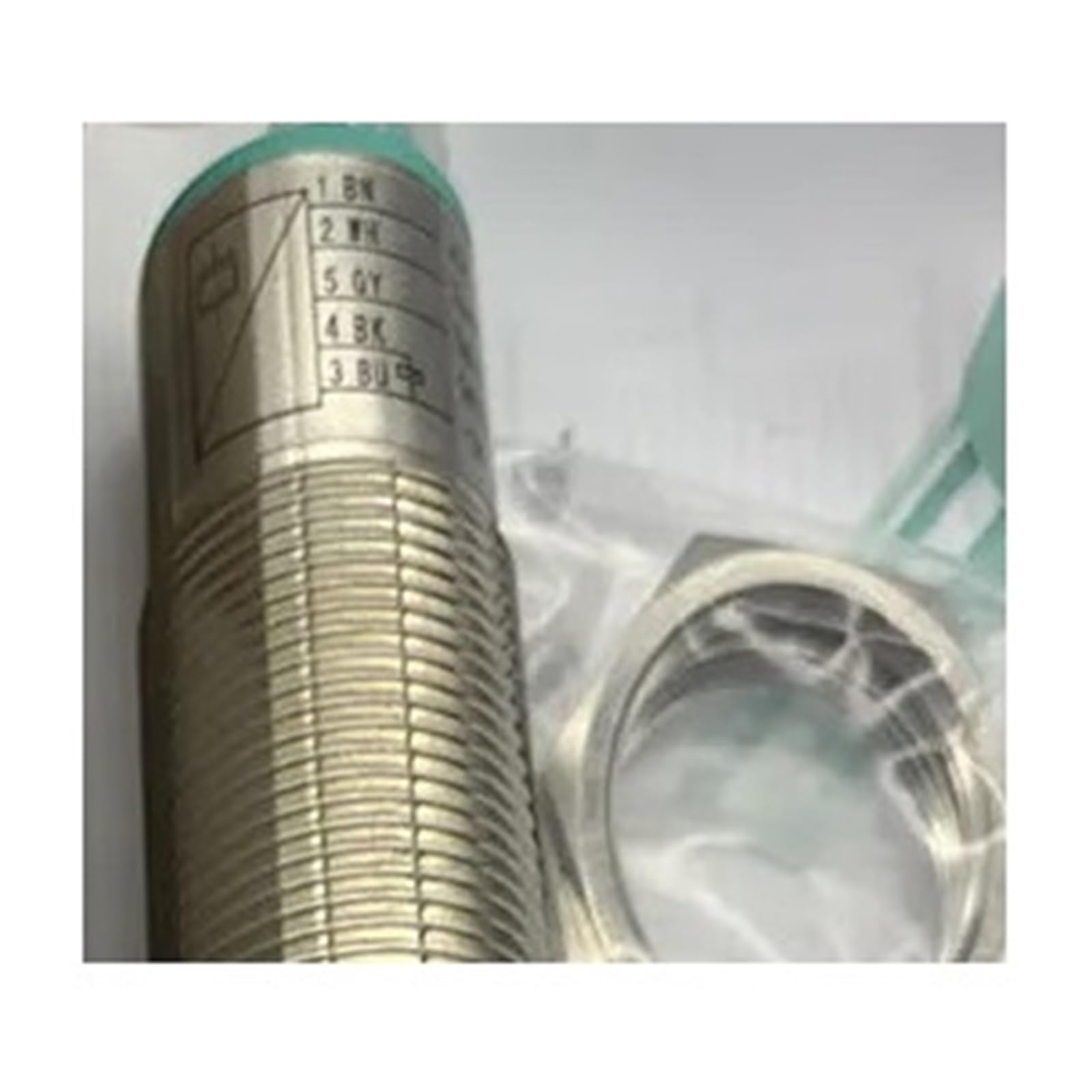 UB4000-30GM-H3-4DT04 capteur de proximité à portée réglable 4 mètres M30
