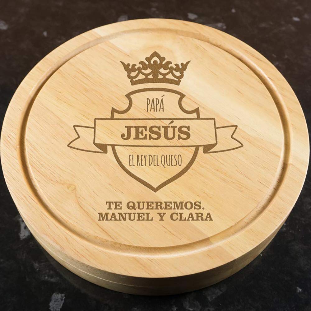 Cadeau personnalisé : planche à fromages pour « le roi du fromage » gravée avec son nom et la dédicace que vous voulez