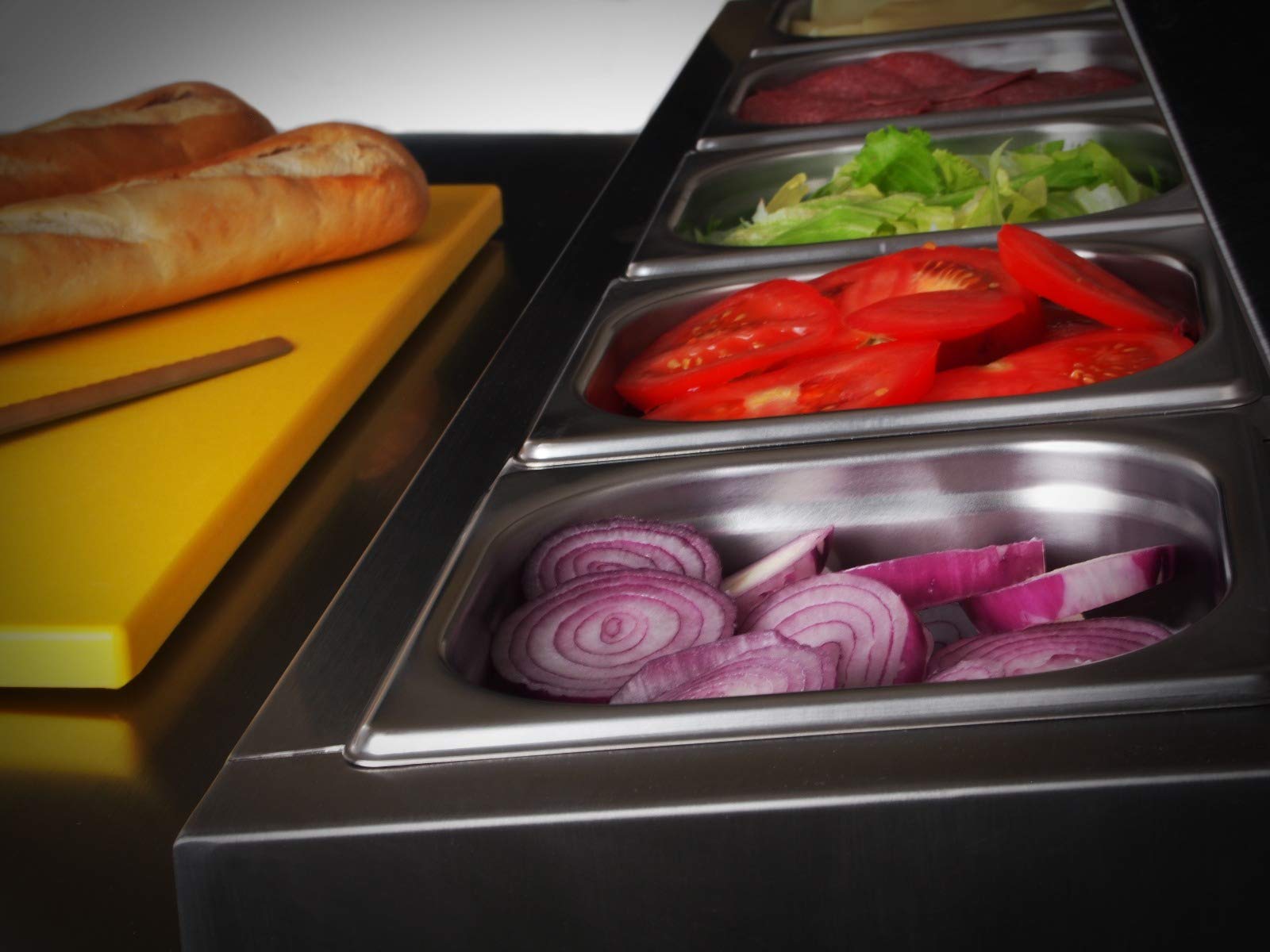 ZORRO - Zubereitungstisch ZPS200-2 Türen - Kühltisch mit GN Einlass - Salatkühlung - Gastro Belegstation