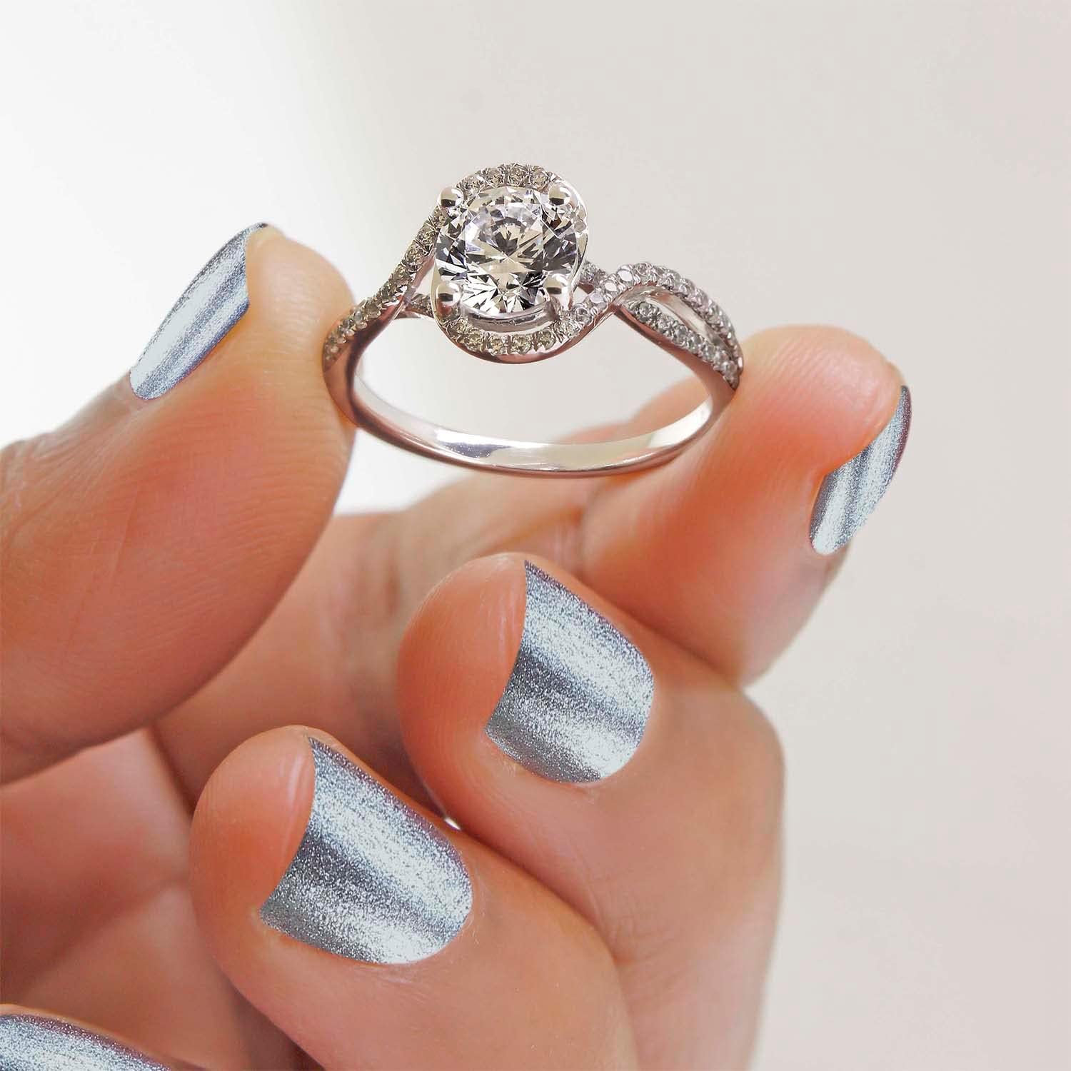 Pretty Jewels 6.5mm Center Round Cut Lab Created G-H Color Moissanite And White Diamond Swirl Solitaire Engagement Rings for Women In 10k Or 14k Gold Gifts For Her Wedding Birthday (1.25 Cttw)
