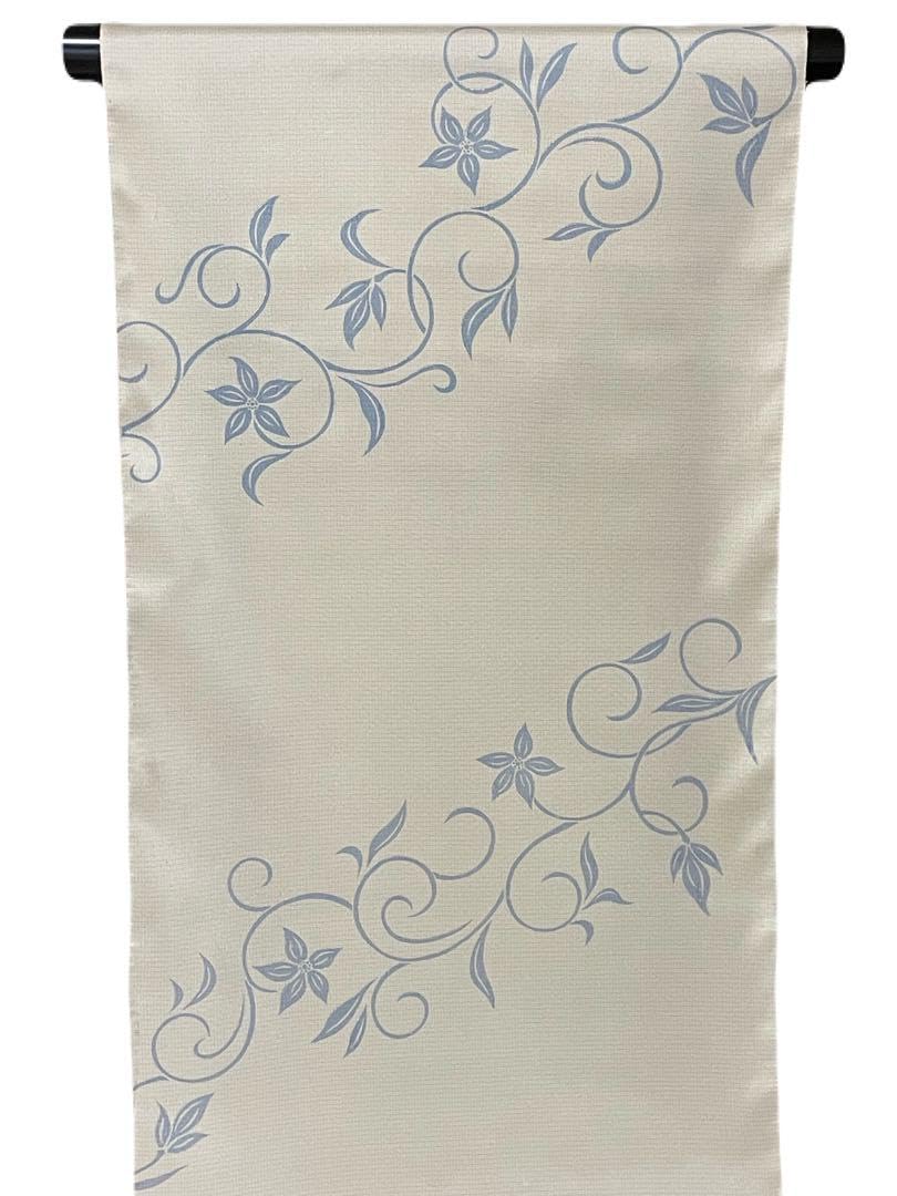 【新品】本場大島紬　反物　白ホワイト　染め縞大島　正絹 新品】本場大島紬 反物 ホワイト白 染め縞大島 正絹